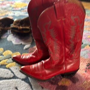 Vibrant Red Leather Cowboy Boots with Decorative Stitching